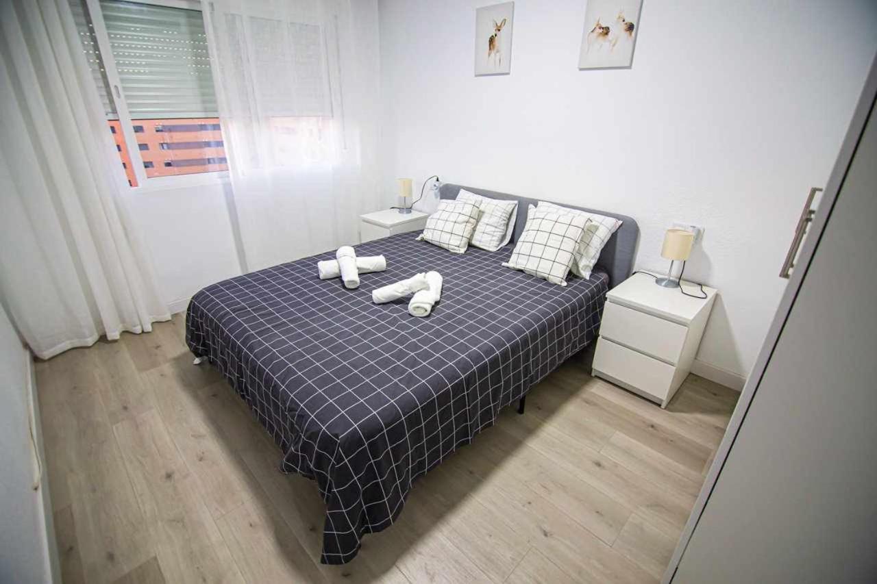 Apartamento Heroes De Sostoa Malaga Exterior photo